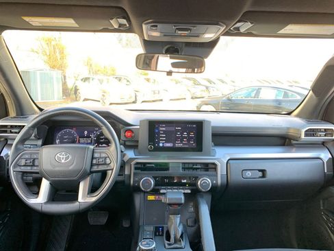 Used 2025 Toyota 4Runner TRD Off-Road image 33