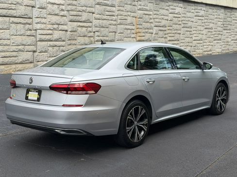 Used 2020 Volkswagen Passat 2.0T SEL FWD image 7