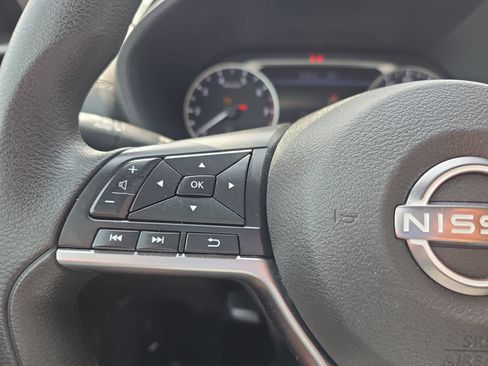 Used 2024 Nissan Sentra SV FWD image 16