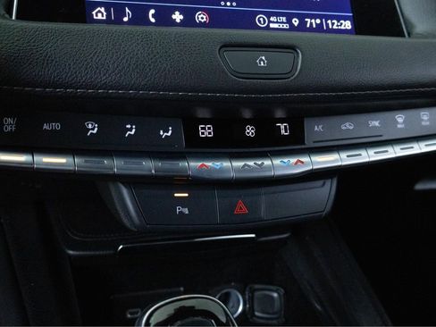 Used 2022 Cadillac XT4 Premium Luxury w/ Safety Alert Package AWD/4WD image 14