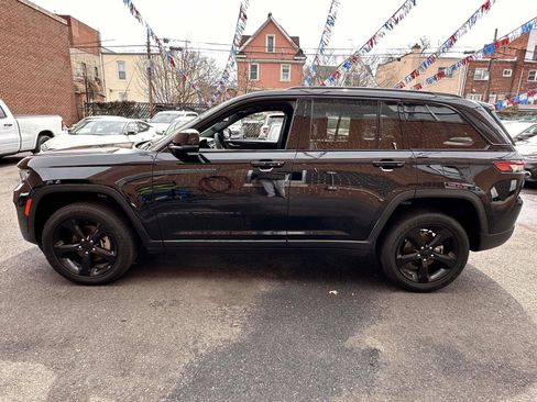 Certified 2023 Jeep Grand Cherokee Altitude image 7