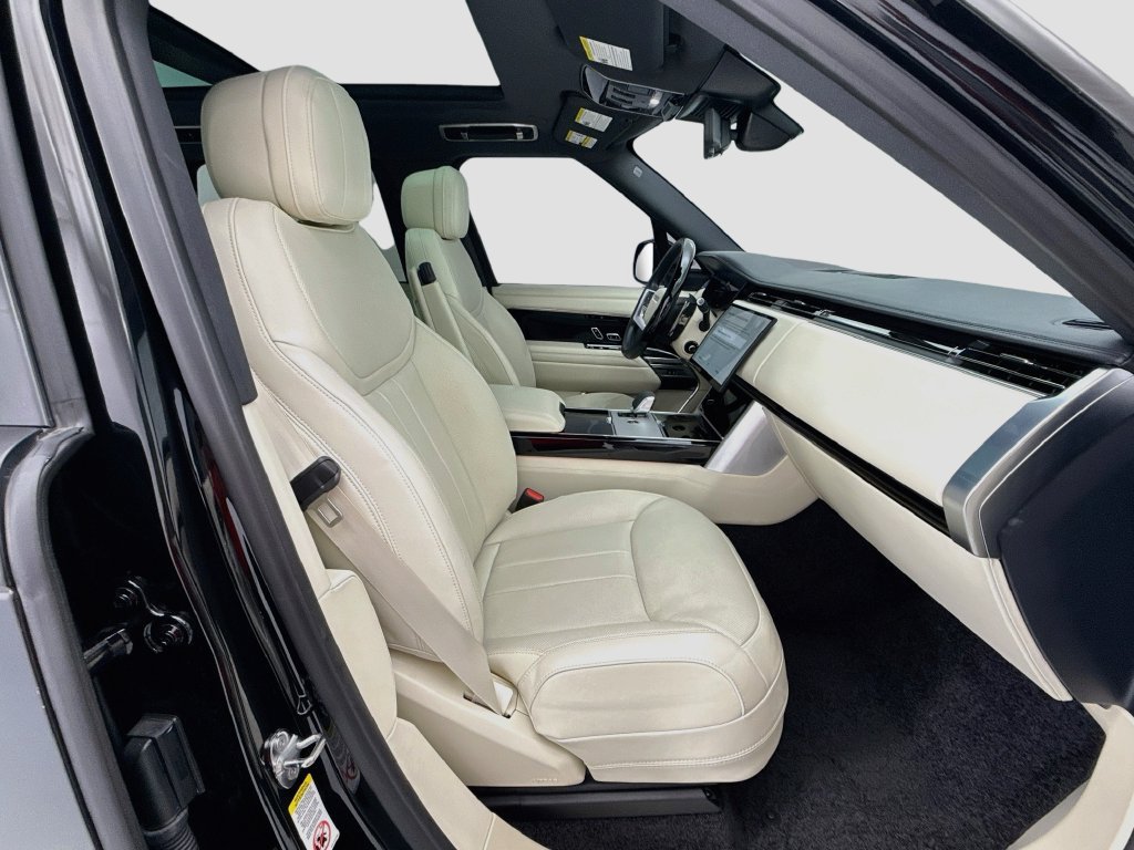 Used 2025 Land Rover Range Rover SE AWD/4WD image 19