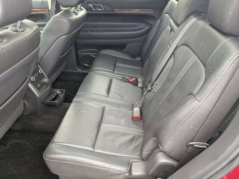 Used 2018 Lincoln MKT AWD image 27