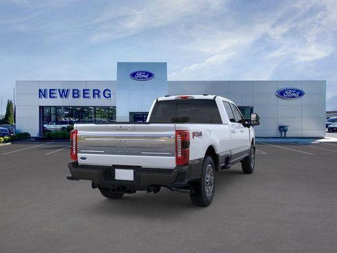 New 2025 Ford F250 King Ranch w/ FX4 Off-Road Package AWD/4WD image 8
