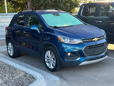 Used 2019 Chevrolet Trax Premier AWD/4WD image 2