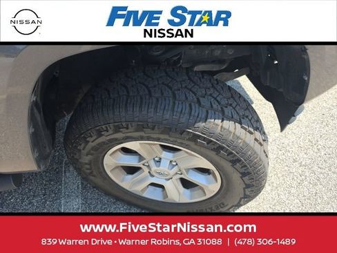 Used 2020 Toyota Tacoma SR5 RWD image 10