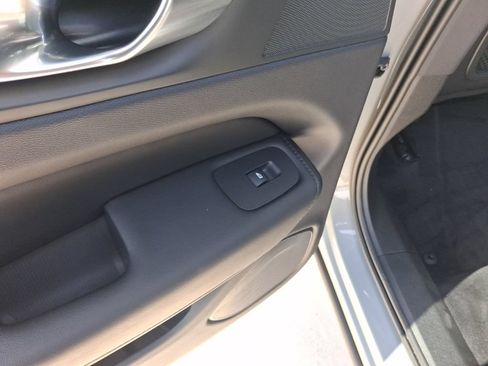 Used 2024 Volvo XC60 B5 Core AWD/4WD image 12