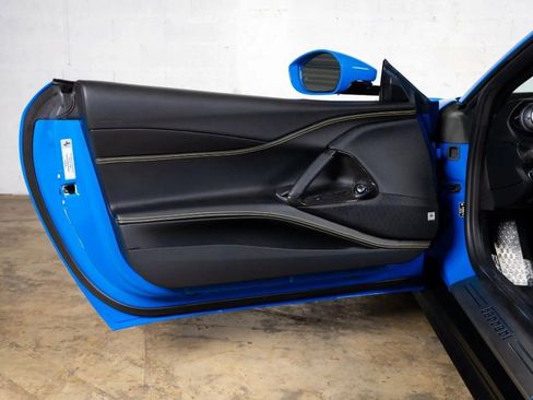 Used 2022 Ferrari 812 GTS RWD image 17
