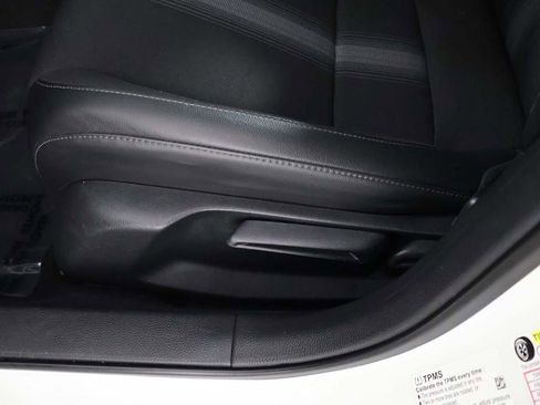 Used 2025 Honda Civic Sport image 28