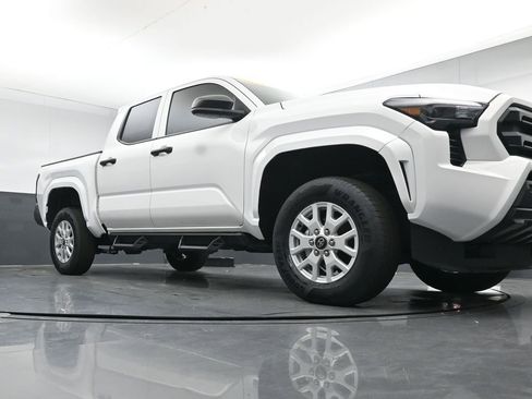 Used 2024 Toyota Tacoma SR AWD/4WD image 32