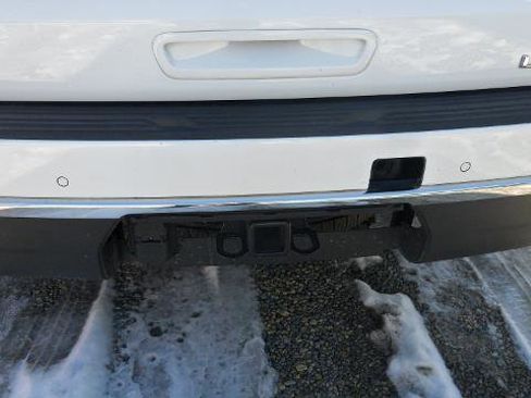 Used 2024 Chevrolet Suburban LT image 10