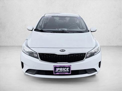 Used 2017 Kia Forte LX w/ LX Popular Package image 2
