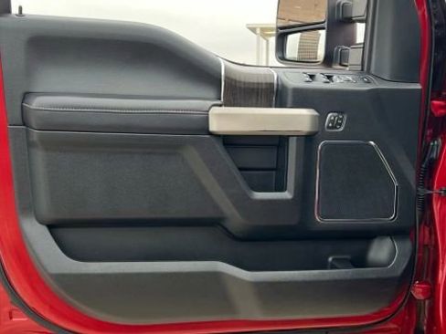 Used 2020 Ford F250 Lariat w/ Lariat Value Package image 12