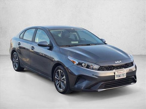 Used 2023 Kia Forte LXS image 3