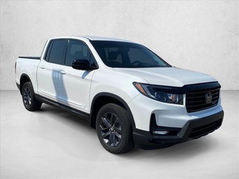 Used 2023 Honda Ridgeline Sport image 3