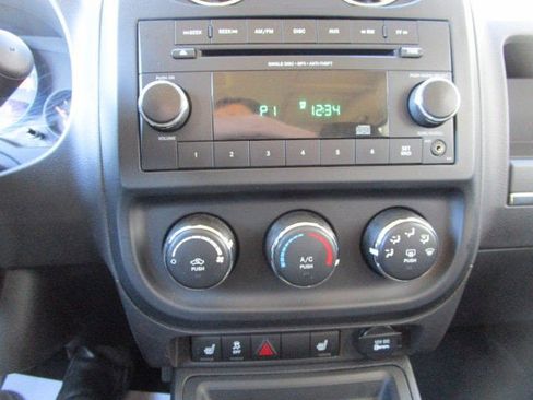 Used 2014 Jeep Patriot Latitude image 14