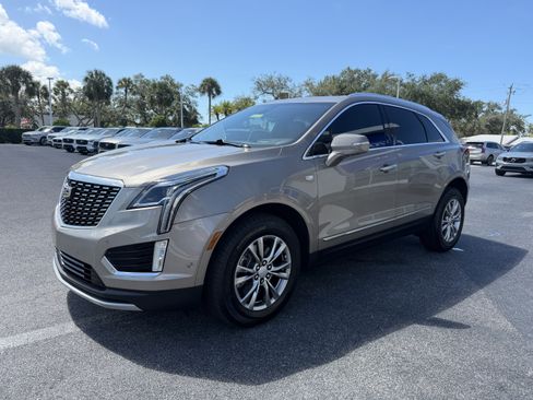 Used 2022 Cadillac XT5 Premium Luxury w/ Technology Package FWD image 7