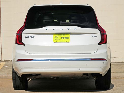 Used 2025 Volvo XC90 T8 Plus w/ Protection Package Premier AWD/4WD image 11