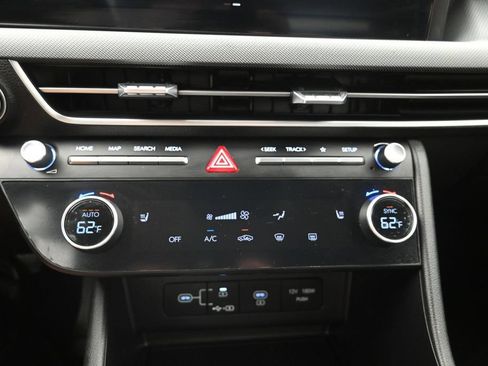 Used 2025 Hyundai Sonata SEL AWD/4WD image 17