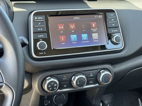 New 2025 Nissan Kicks S image 19