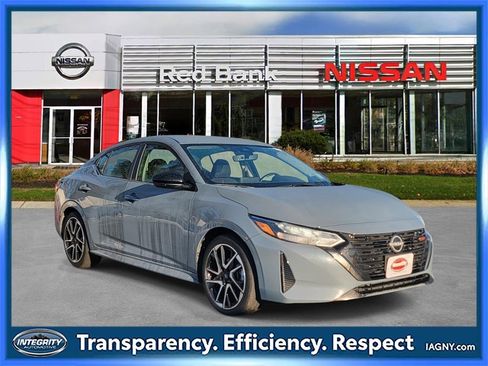 Certified 2024 Nissan Sentra SR w/ Trunk Package image 1