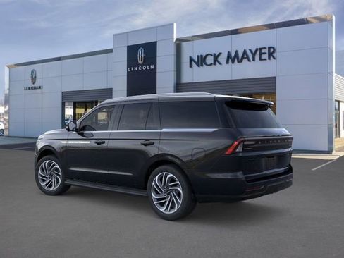 New 2026 Lincoln Navigator Premiere AWD/4WD image 4