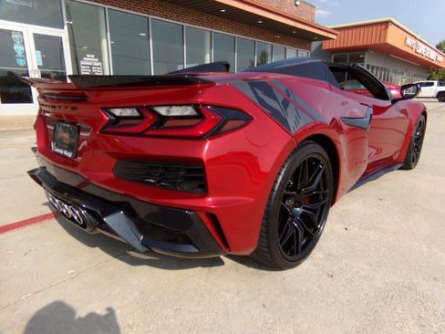 Used 2024 Chevrolet Corvette Z06 RWD image 5