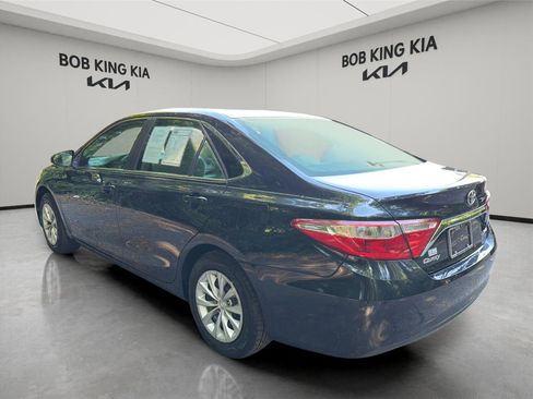 Used 2015 Toyota Camry LE FWD image 3