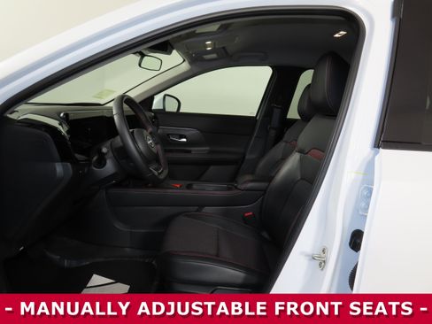 Certified 2025 Nissan Kicks SR image 4