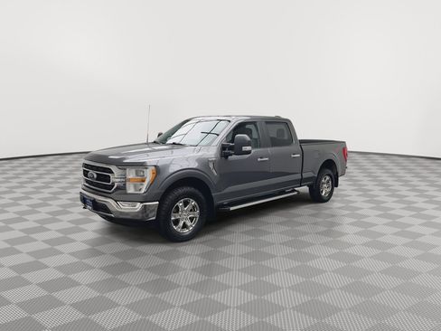 Certified 2022 Ford F150 XLT w/ XTR Package AWD/4WD image 32