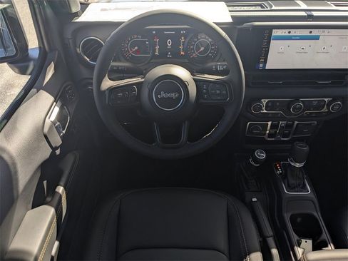 New 2025 Jeep Gladiator Sport image 17