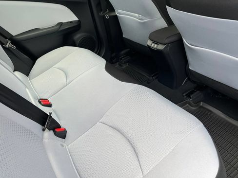 Certified 2022 Toyota Prius LE FWD image 18