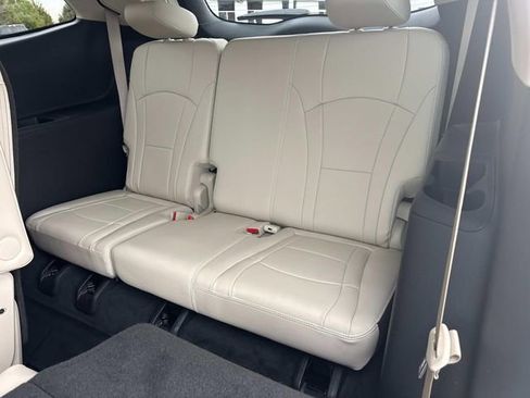 Used 2022 Buick Enclave Premium w/ Experience Buick Package image 17