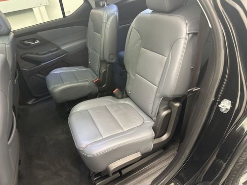 Used 2021 Chevrolet Traverse LT w/ LT Premium Package image 15