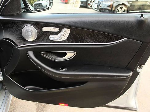 Used 2017 Mercedes-Benz E 300 image 21