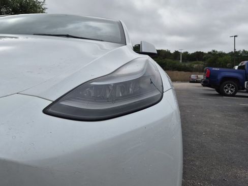 Used 2023 Tesla Model Y Performance AWD/4WD image 11