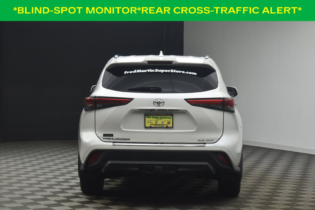 Used 2020 Toyota Highlander XLE AWD/4WD image 6