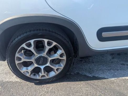 Used 2014 FIAT 500L Trekking w/ Popular Equipment Group image 12