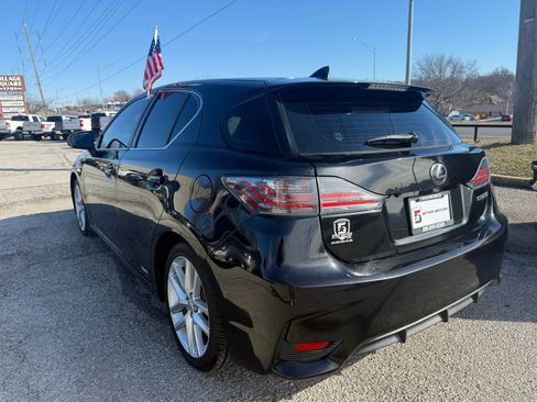 Used 2017 Lexus CT 200h w/ Navigation System Package image 6