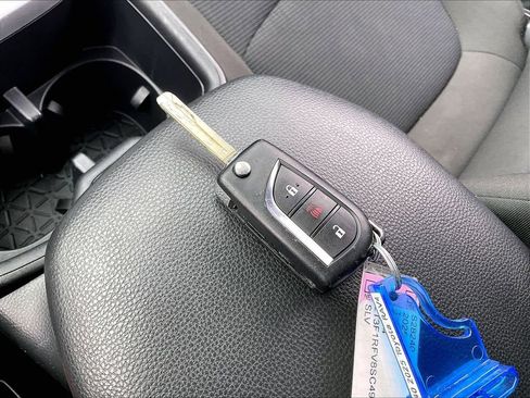 Used 2025 Toyota RAV4 LE image 27