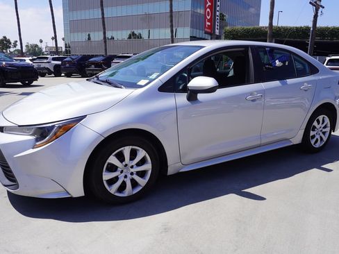 Used 2024 Toyota Corolla LE FWD image 4