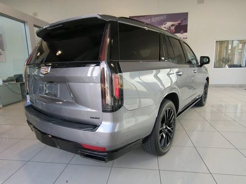 Used 2022 Cadillac Escalade Sport Platinum AWD/4WD image 4