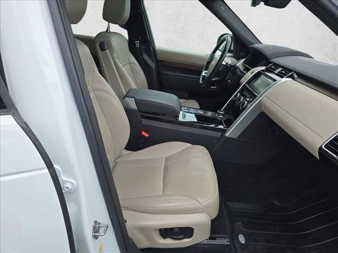 Used 2018 Land Rover Discovery HSE AWD/4WD image 10