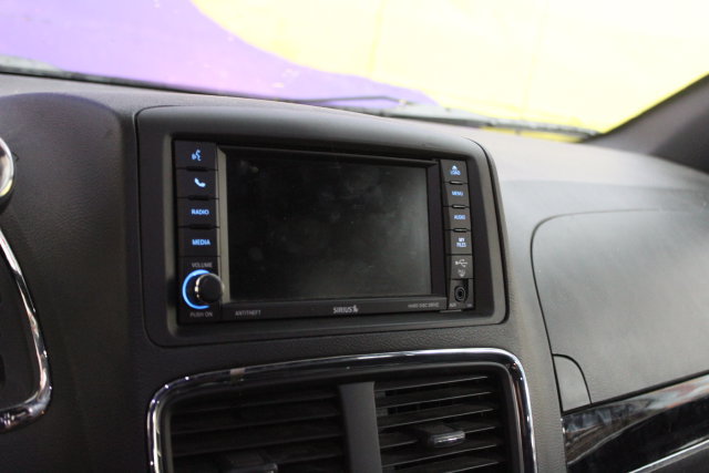 Used 2016 Dodge Grand Caravan SXT FWD image 18