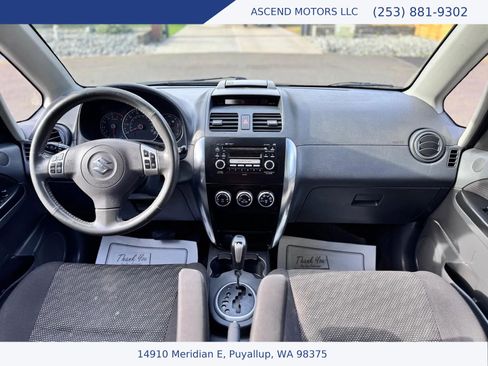 Used 2009 Suzuki SX4 AWD Hatchback w/ Touring Pkg image 12