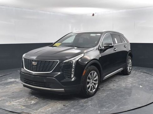 Used 2023 Cadillac XT4 Premium Luxury image 3