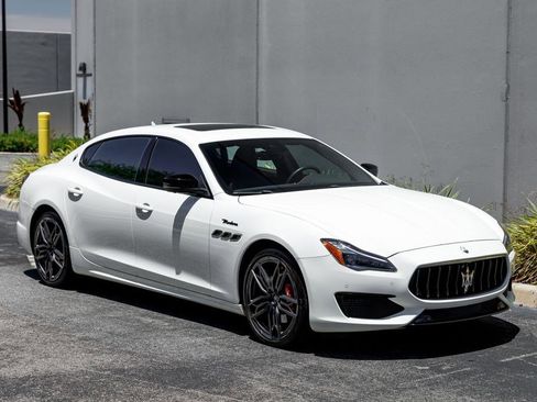 Used 2022 Maserati Quattroporte Modena RWD image 7