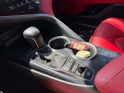 Used 2020 Toyota Camry XSE FWD image 18