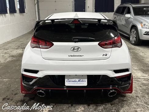 Used 2022 Hyundai Veloster N FWD image 5