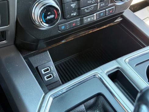 Used 2017 Ford F150 Platinum w/ Equipment Group 701A Luxury AWD/4WD image 24